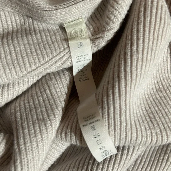 Lululemon Merino Wool Cardigan - Picture 6 of 10